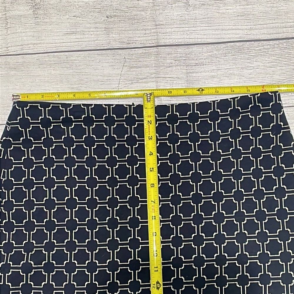 Talbots Pencil Skirt Womens size 12. Navy blue with white geometric pattern - Picture 6 of 8